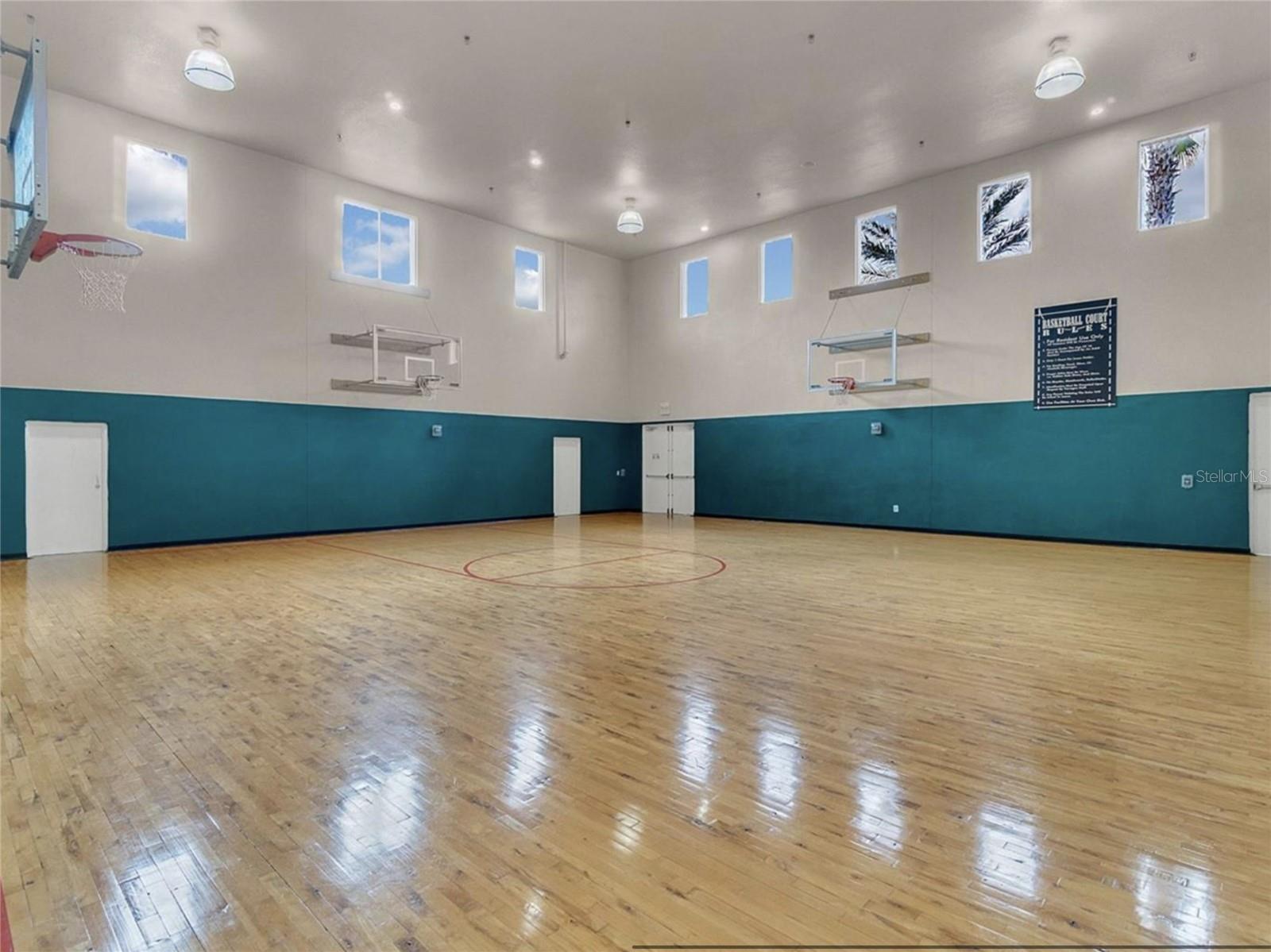 CENTRAL PK/LEE VISTA - Residential