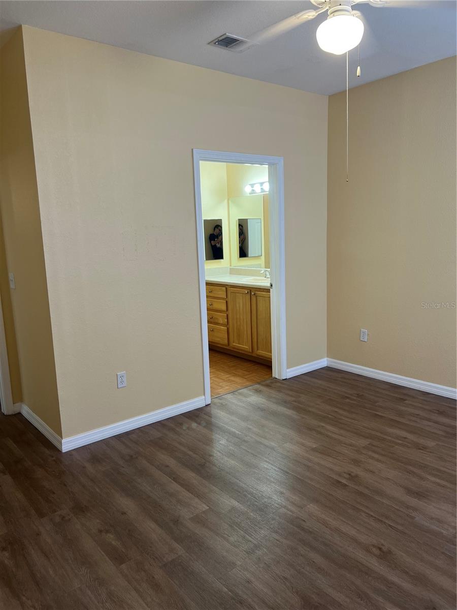 CENTRAL PK/LEE VISTA - Residential
