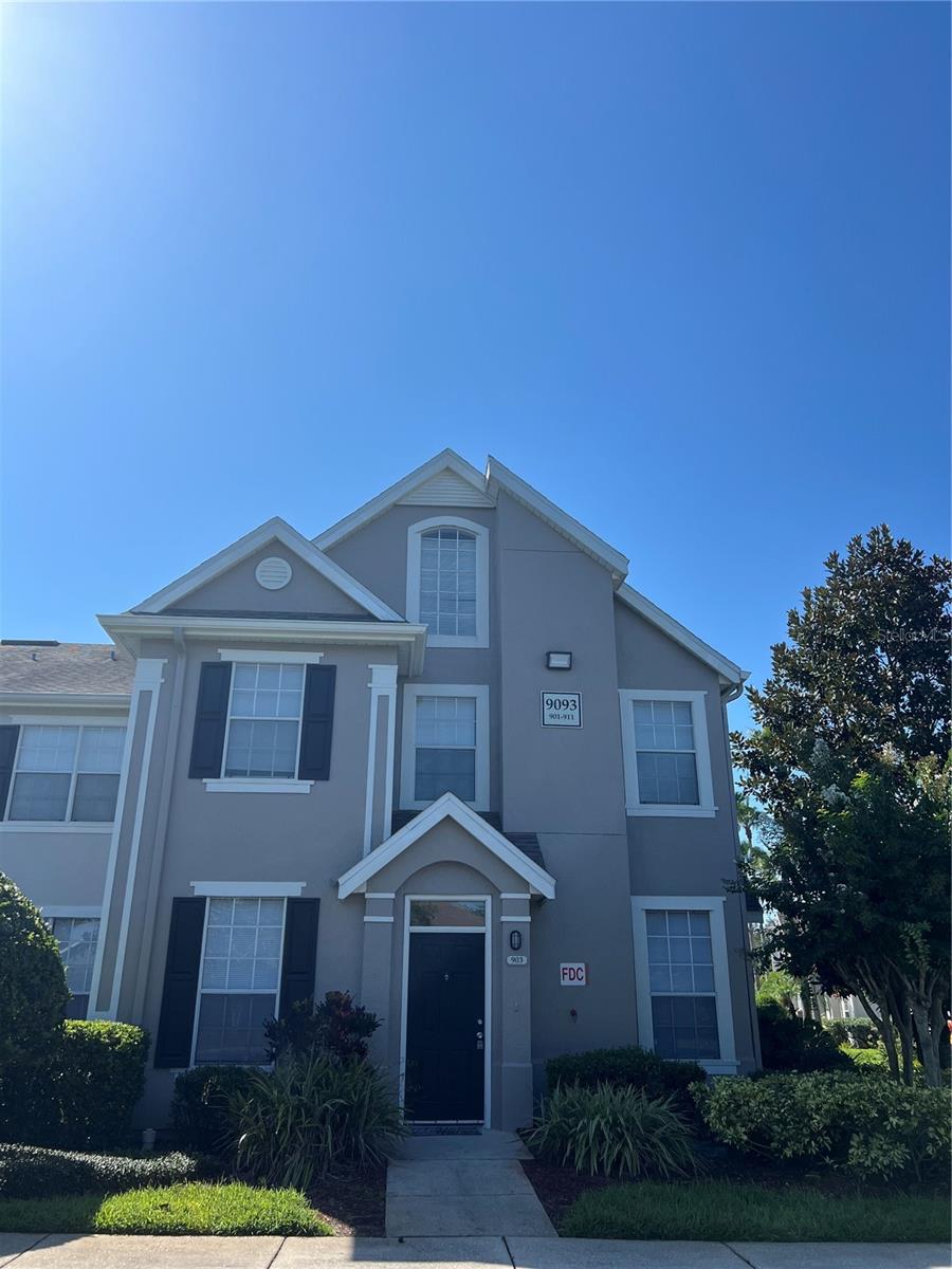 CENTRAL PK/LEE VISTA - Residential