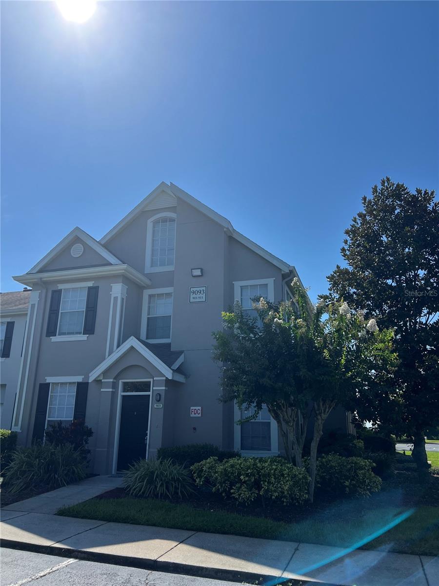 CENTRAL PK/LEE VISTA - Residential