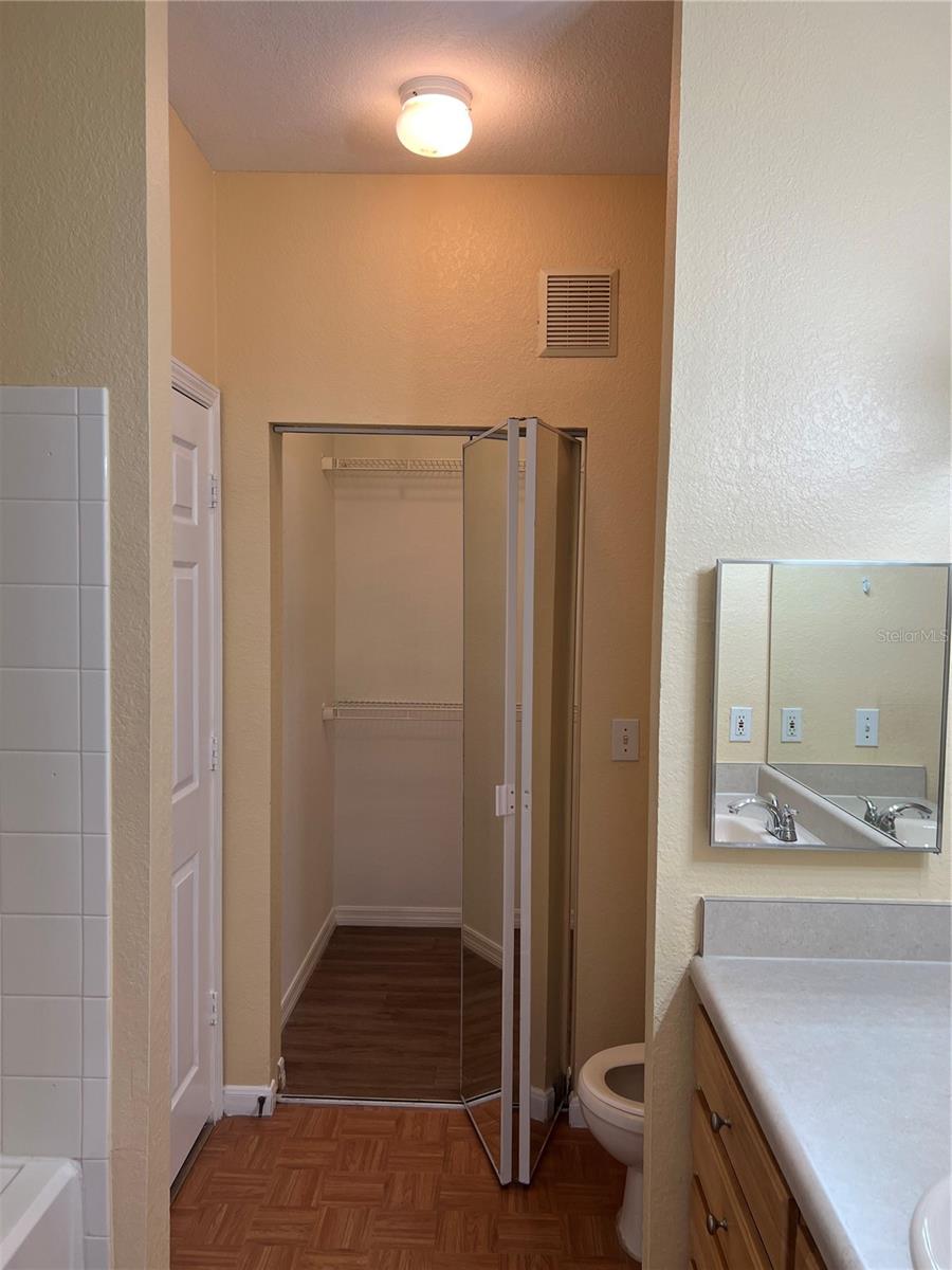 CENTRAL PK/LEE VISTA - Residential