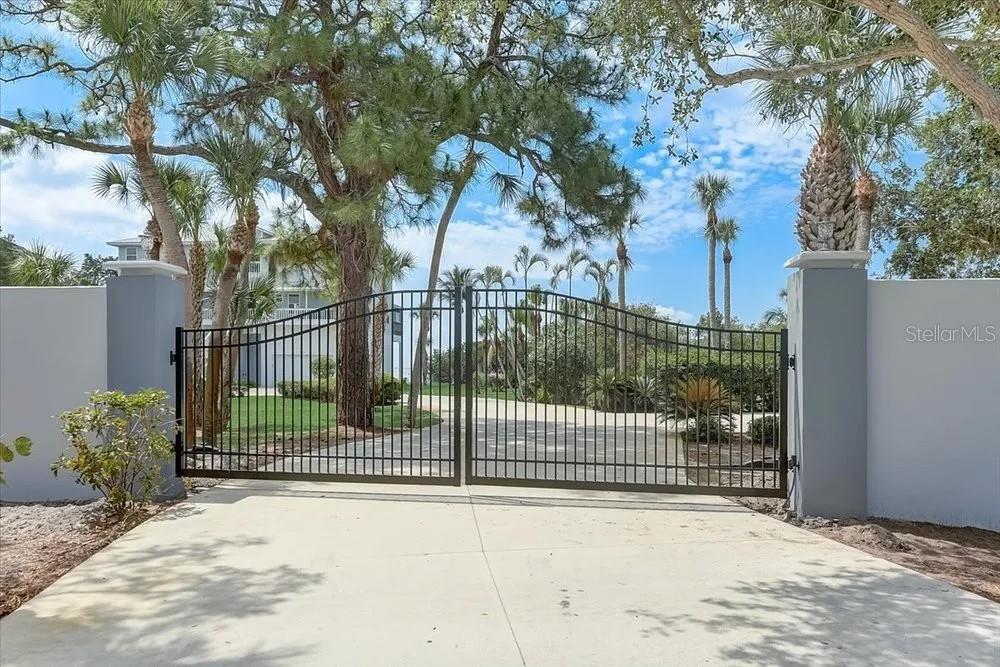 TREETOPS BAY CONDO - Residential