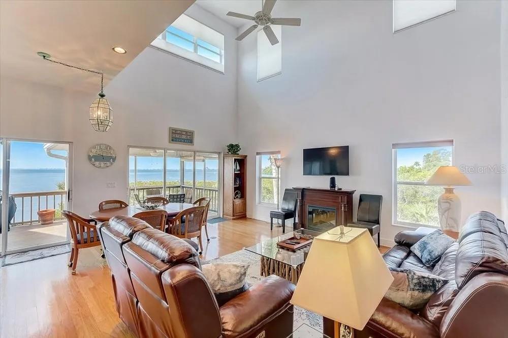 TREETOPS BAY CONDO - Residential