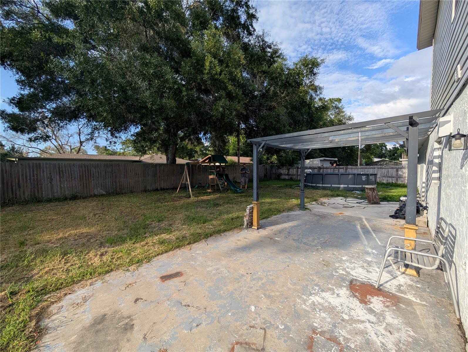 CARROLLWOOD ESTATES - Residential Lease