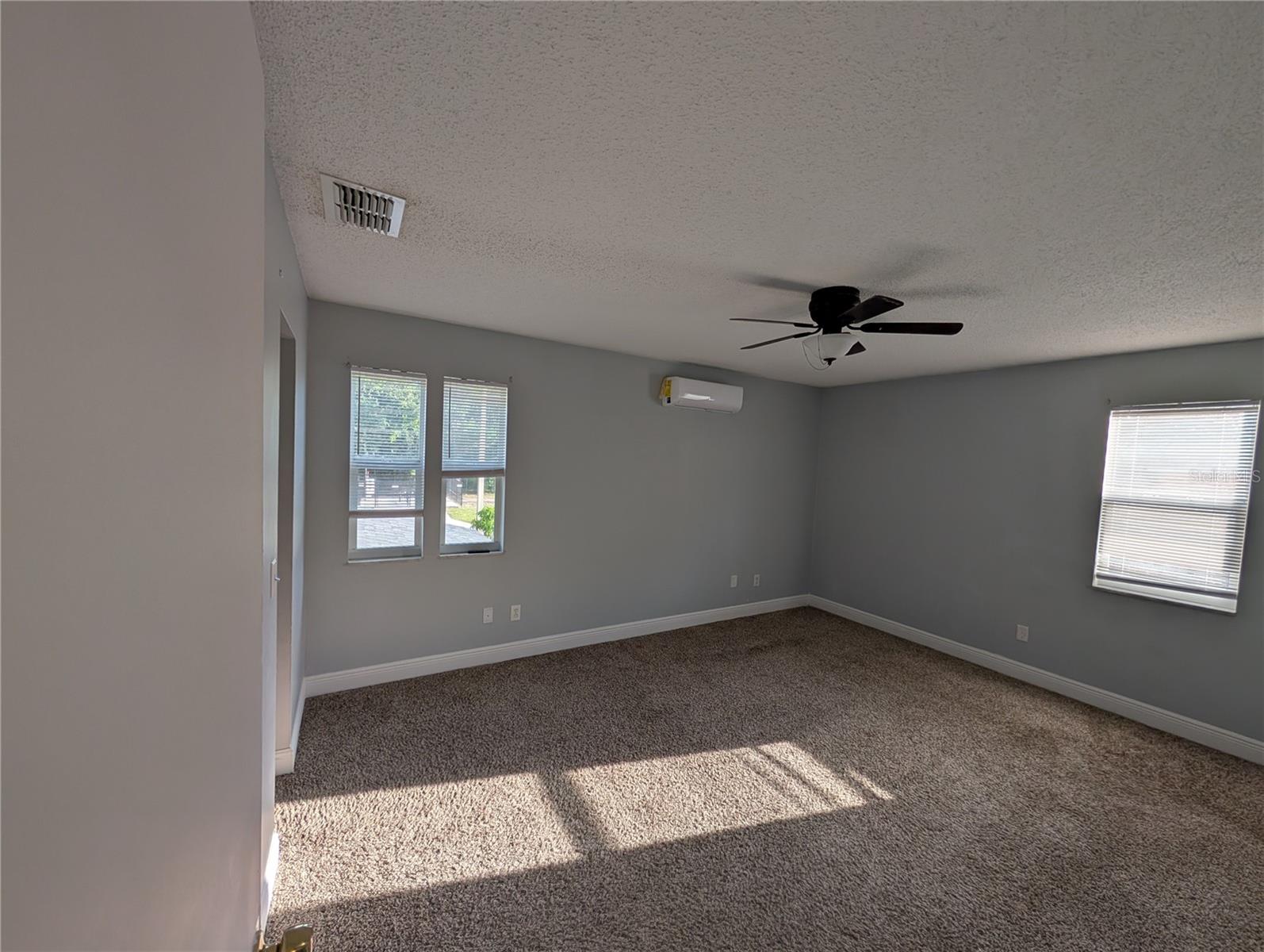 CARROLLWOOD ESTATES - Residential Lease