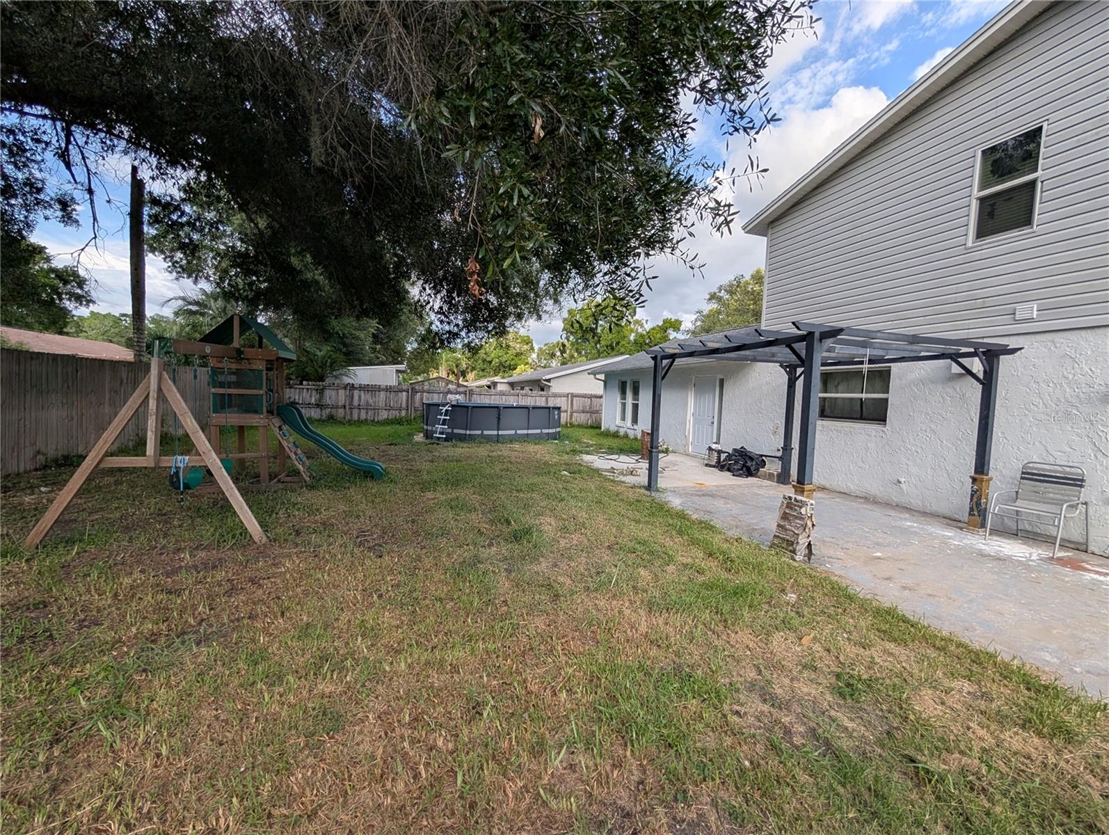 CARROLLWOOD ESTATES - Residential Lease