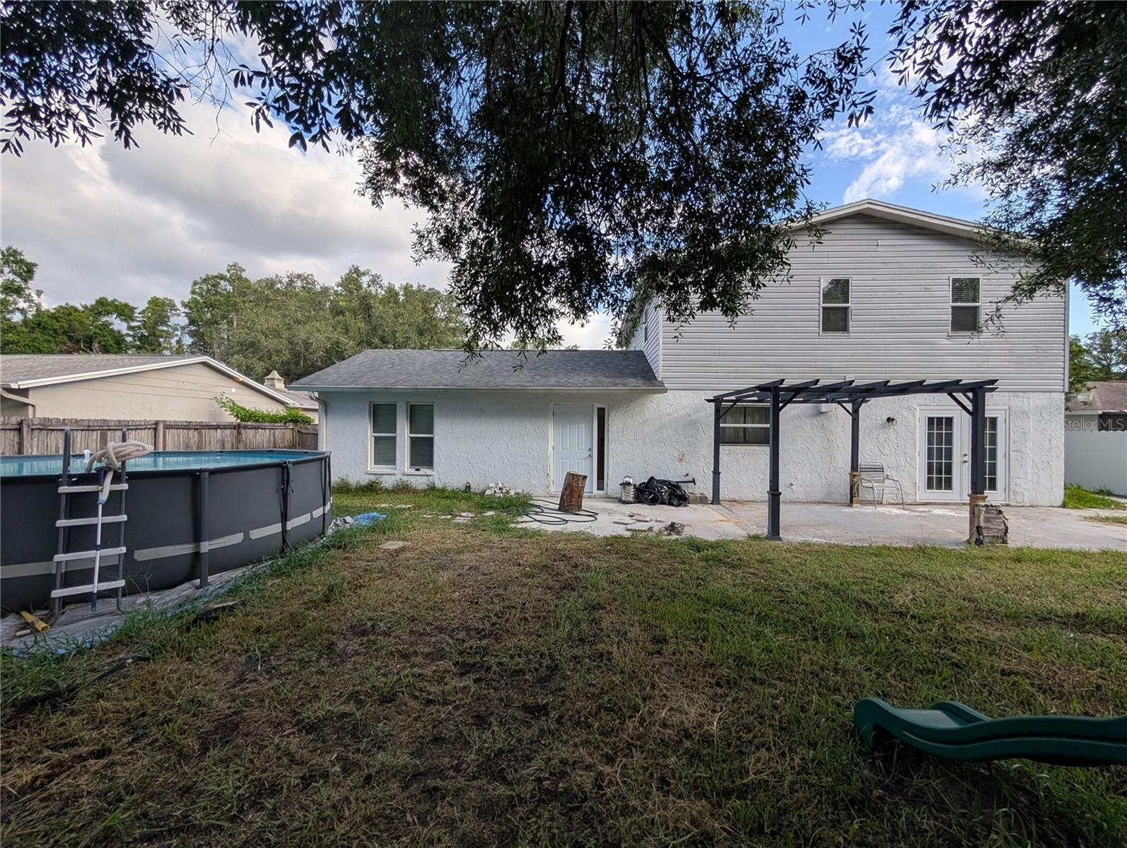 CARROLLWOOD ESTATES - Residential Lease
