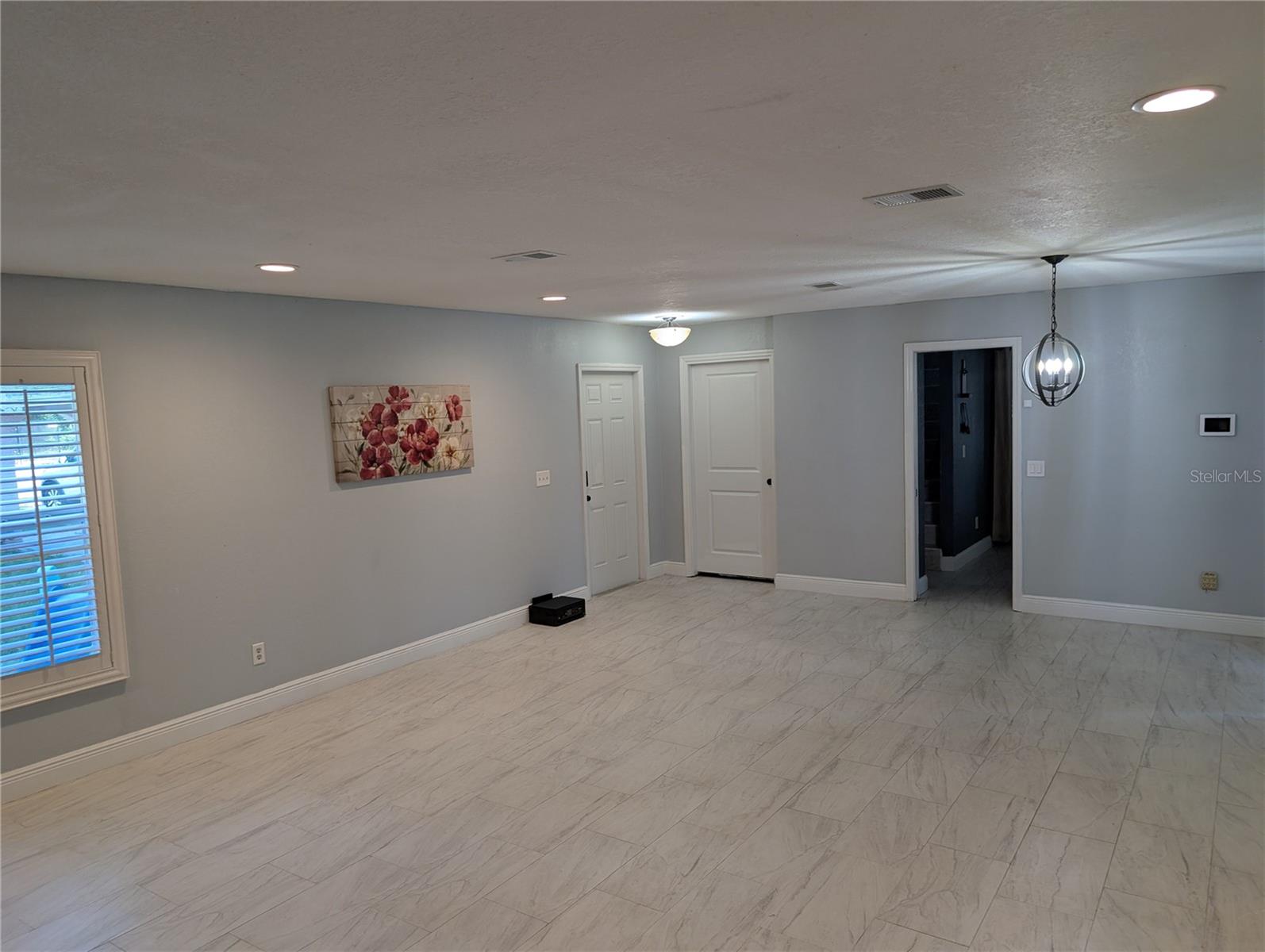 CARROLLWOOD ESTATES - Residential Lease