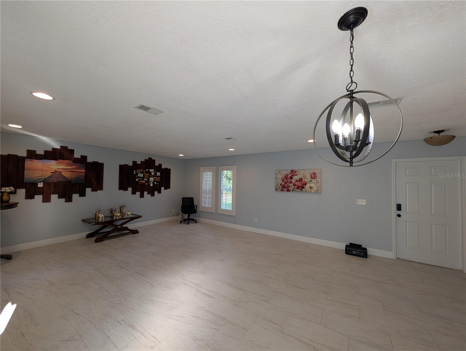 CARROLLWOOD ESTATES - Residential Lease