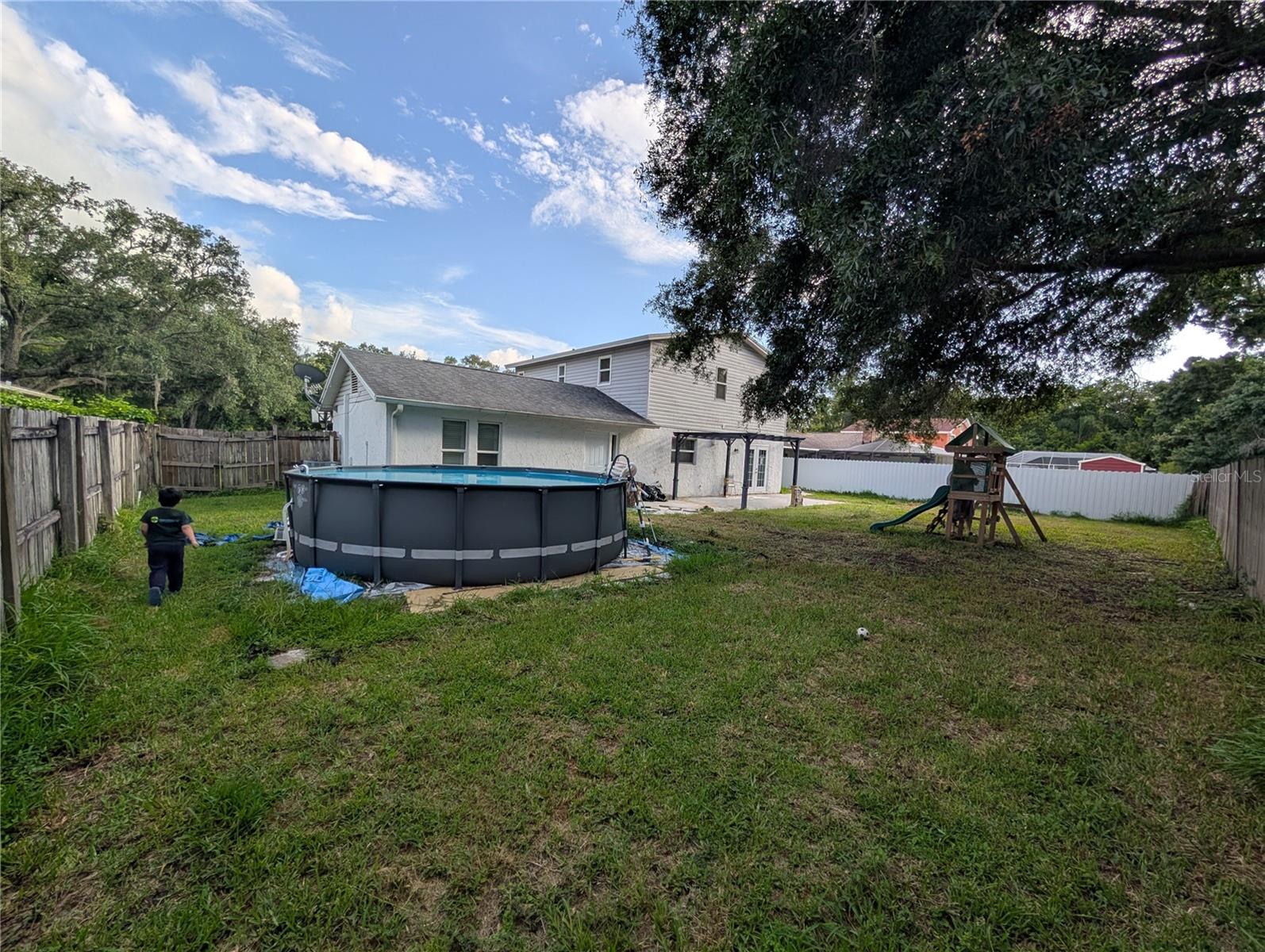 CARROLLWOOD ESTATES - Residential Lease
