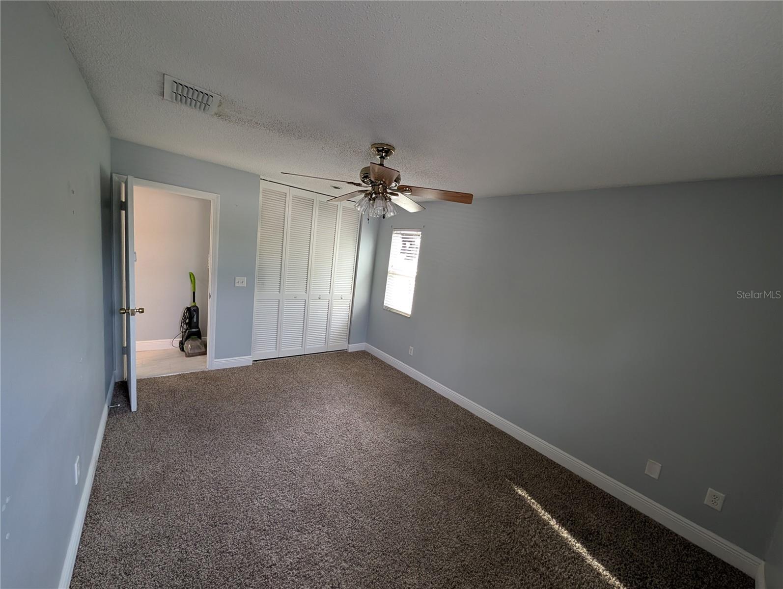 CARROLLWOOD ESTATES - Residential Lease