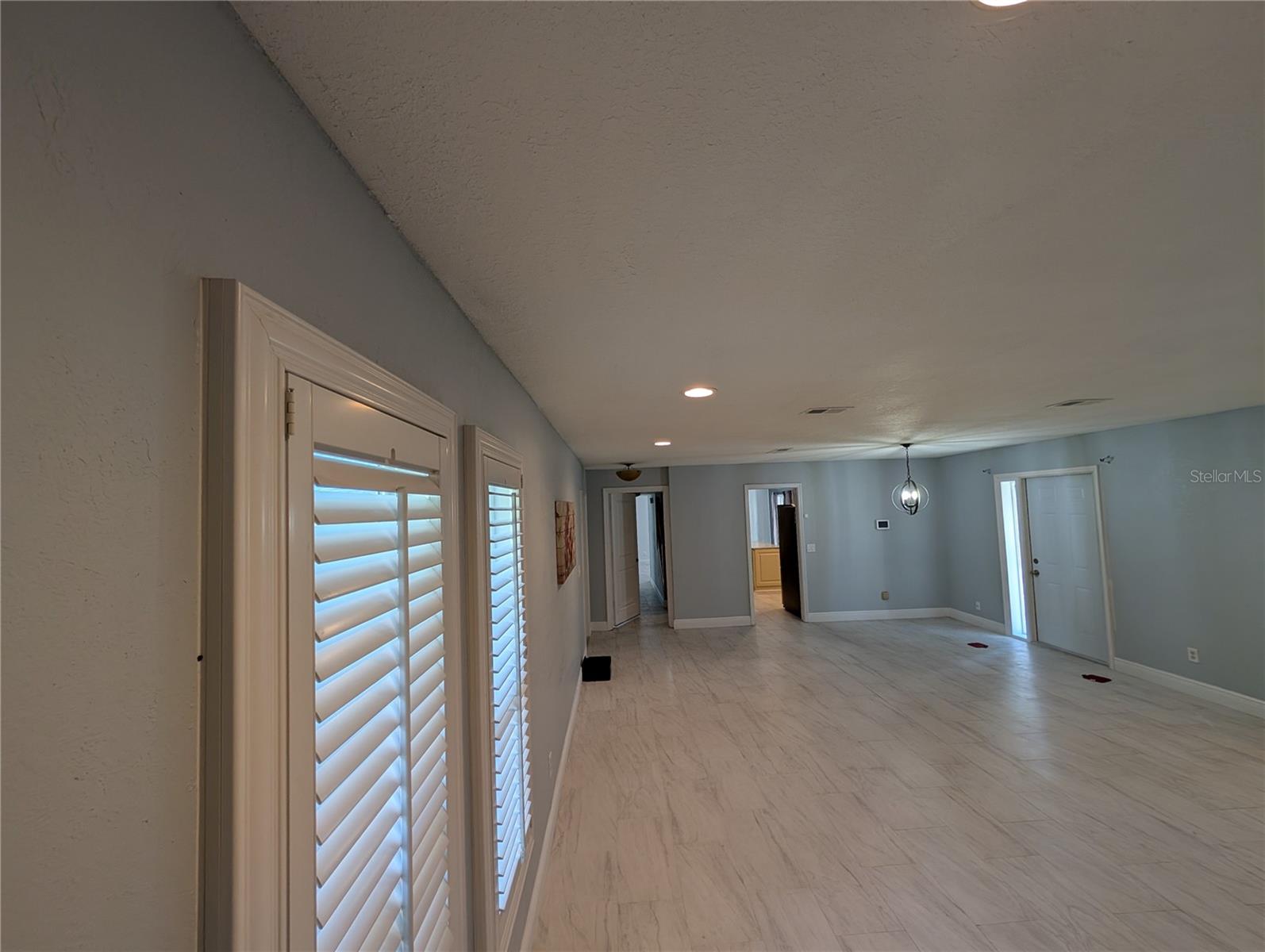 CARROLLWOOD ESTATES - Residential Lease