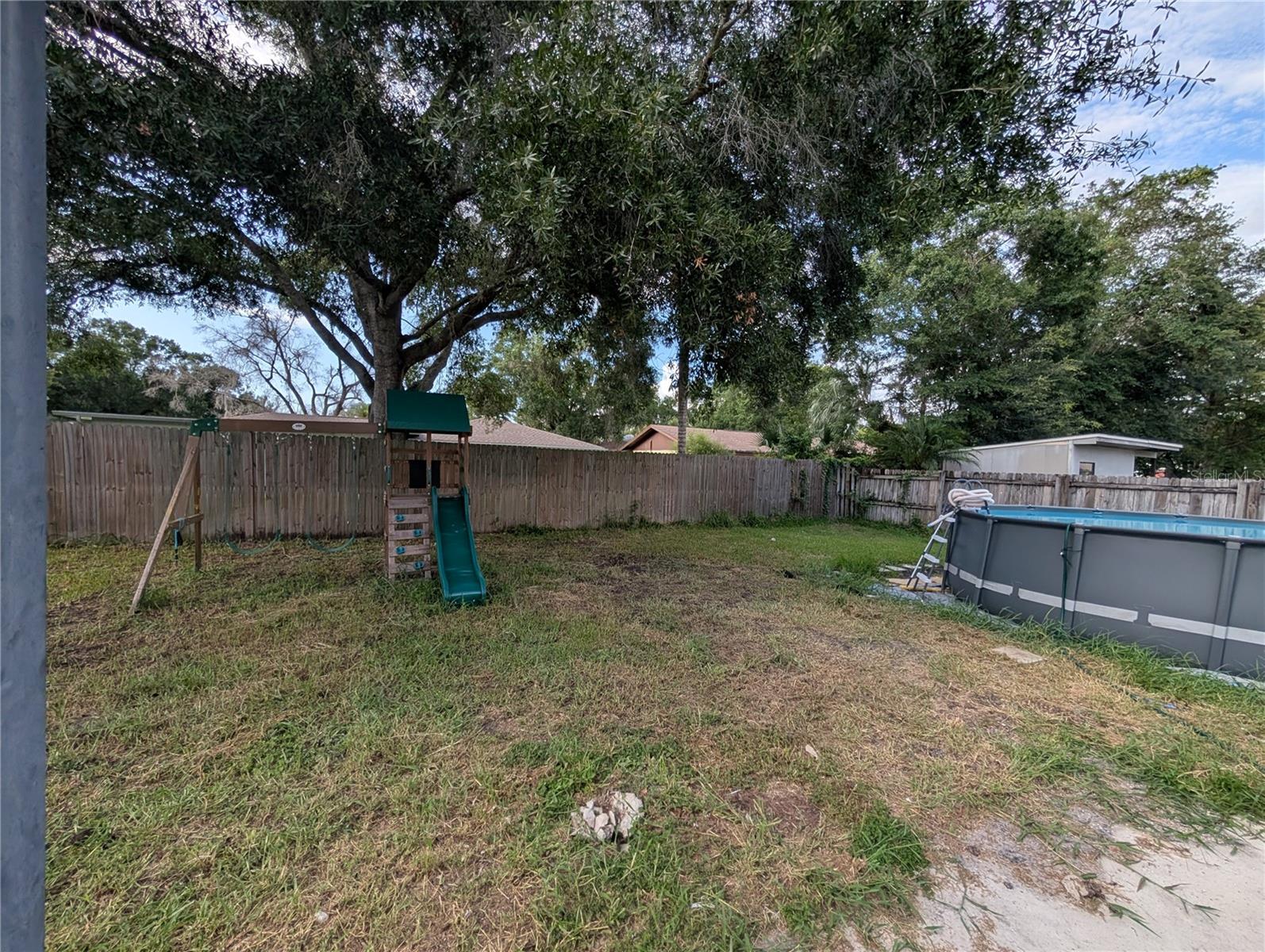 CARROLLWOOD ESTATES - Residential Lease