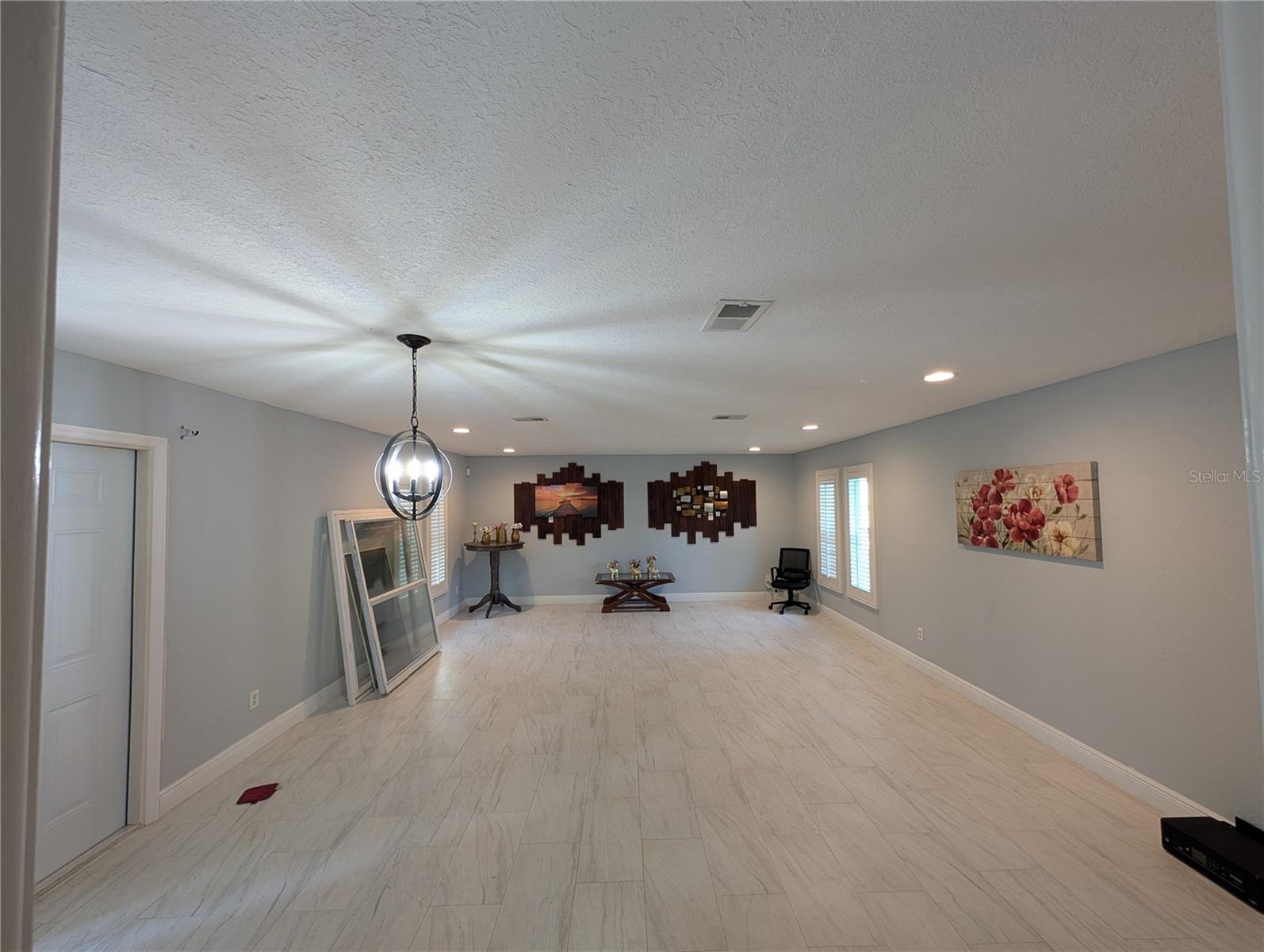CARROLLWOOD ESTATES - Residential Lease