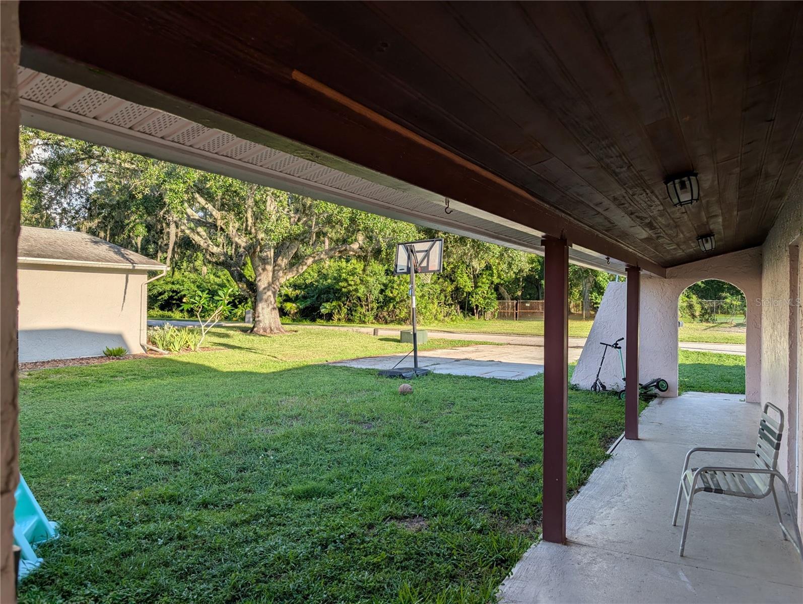 CARROLLWOOD ESTATES - Residential Lease