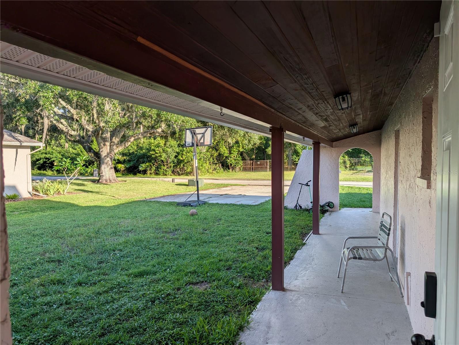 CARROLLWOOD ESTATES - Residential Lease