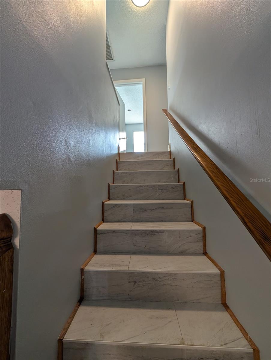 CARROLLWOOD ESTATES - Residential Lease