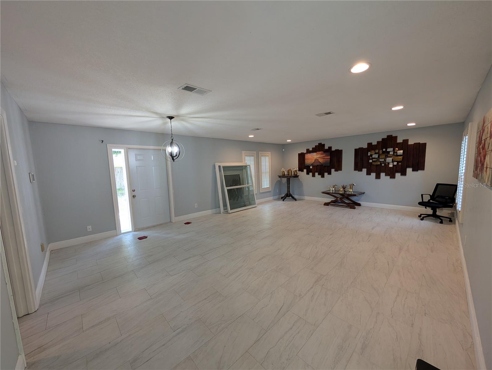 CARROLLWOOD ESTATES - Residential Lease