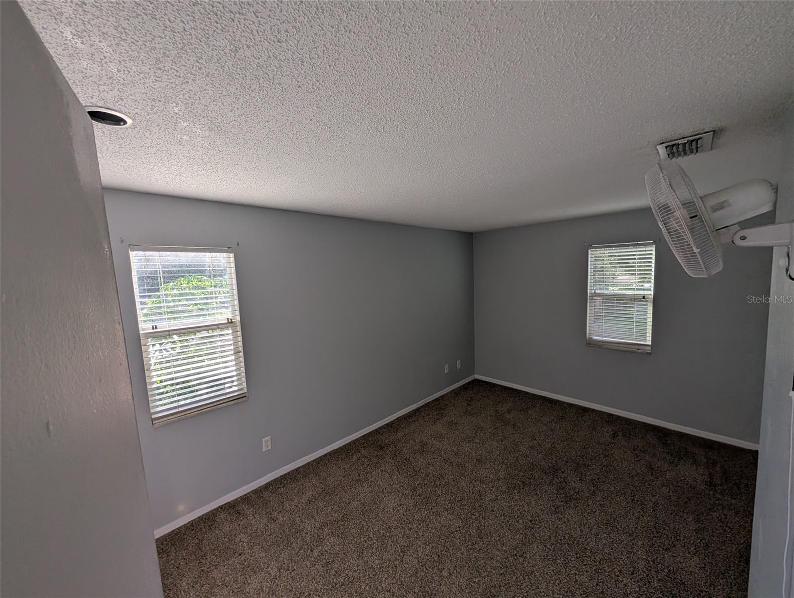 CARROLLWOOD ESTATES - Residential Lease