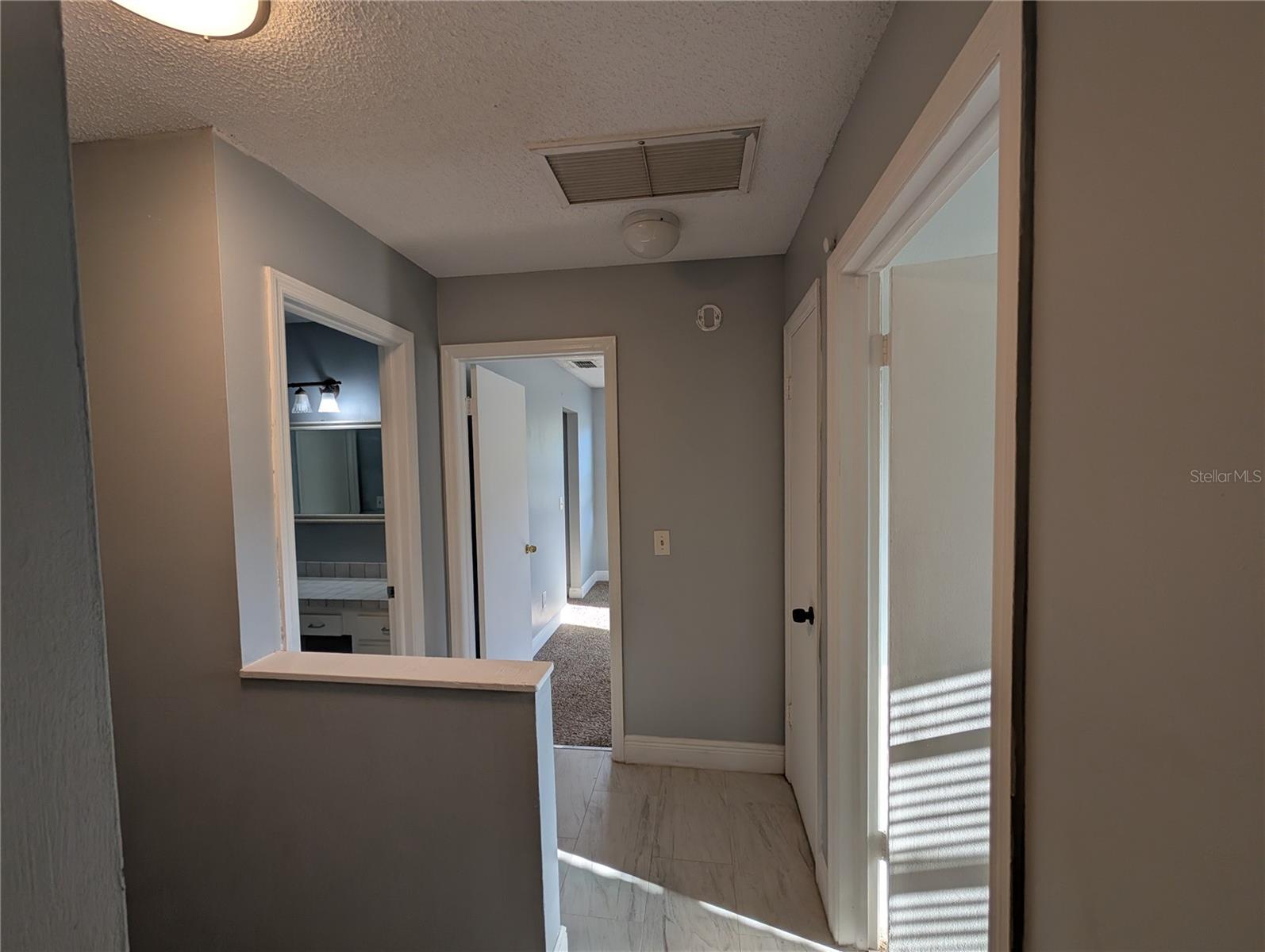 CARROLLWOOD ESTATES - Residential Lease