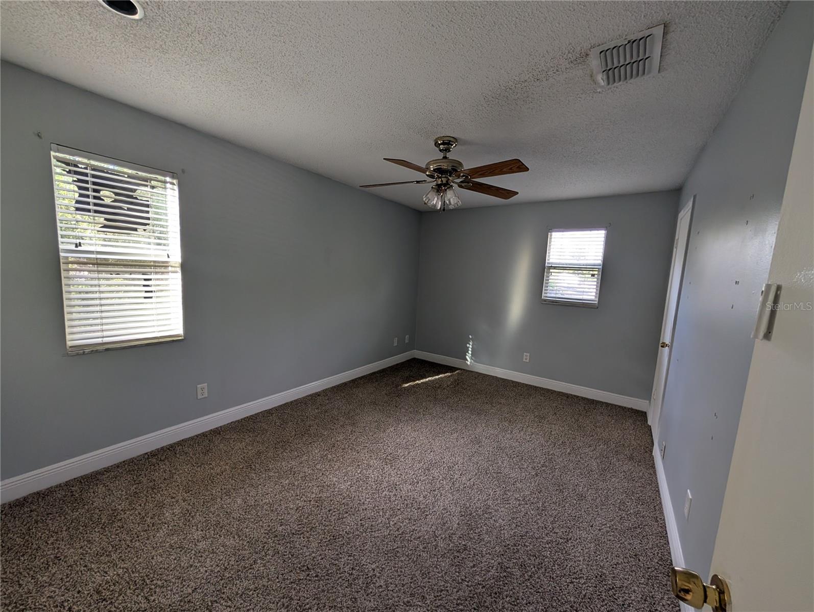 CARROLLWOOD ESTATES - Residential Lease