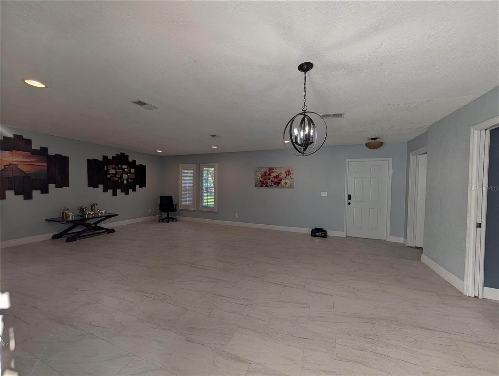 CARROLLWOOD ESTATES - Residential Lease