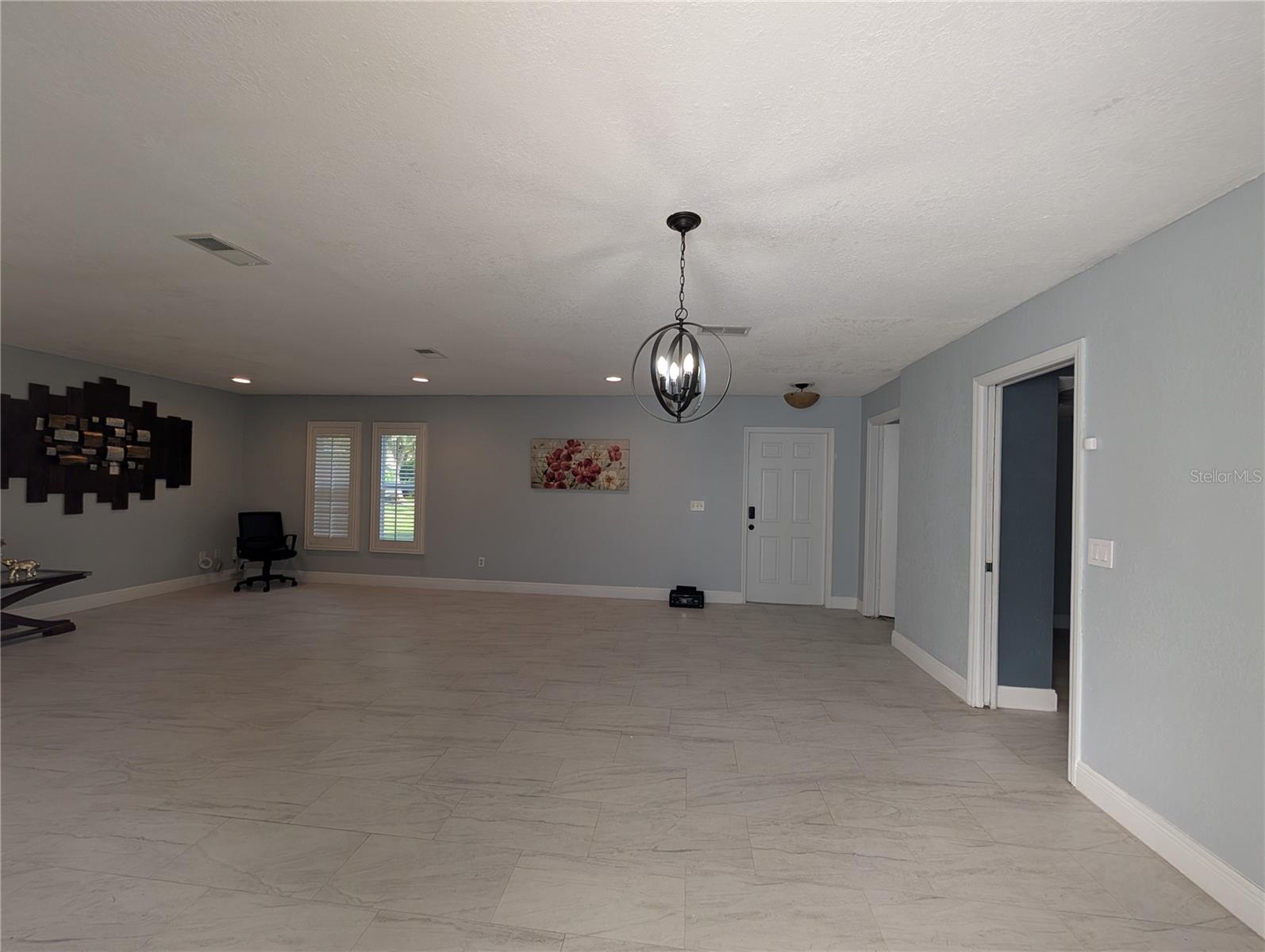 CARROLLWOOD ESTATES - Residential Lease