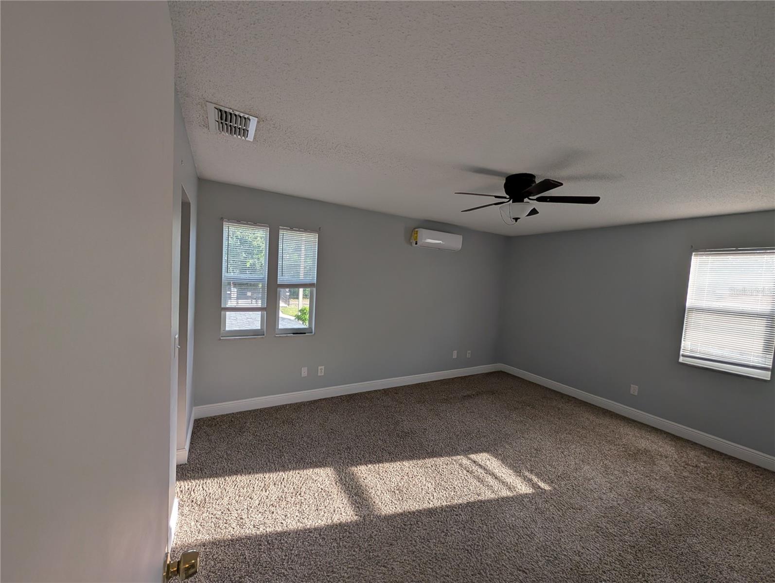 CARROLLWOOD ESTATES - Residential Lease