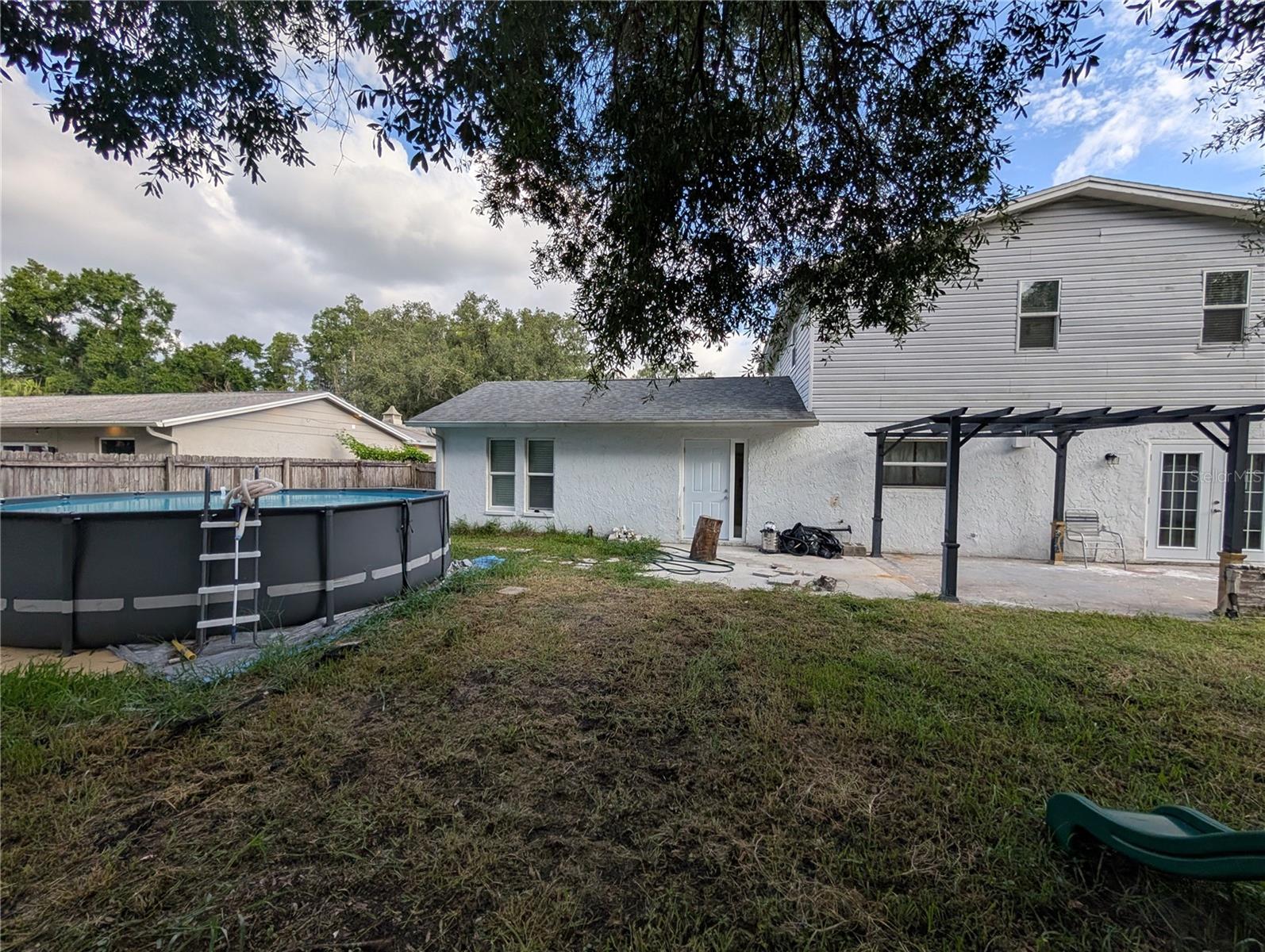 CARROLLWOOD ESTATES - Residential Lease