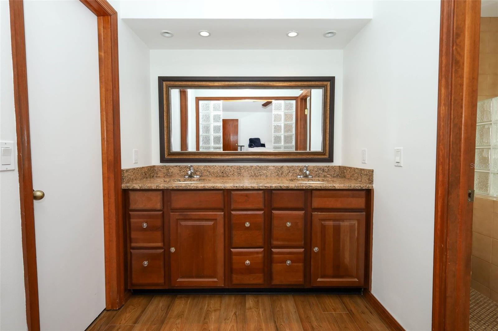 HUNTLEIGH WOODS - Residential