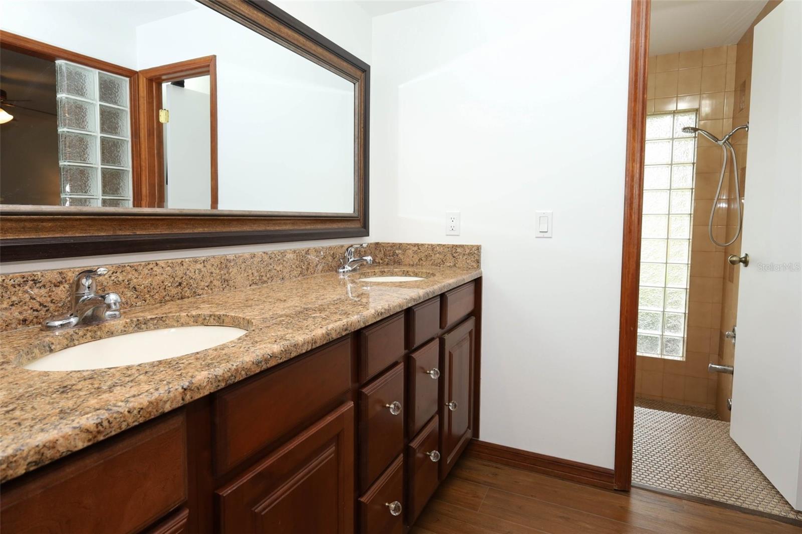 HUNTLEIGH WOODS - Residential
