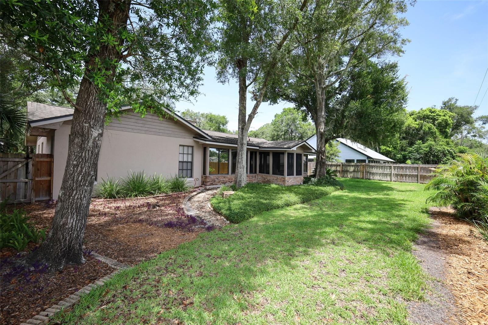 HUNTLEIGH WOODS - Residential
