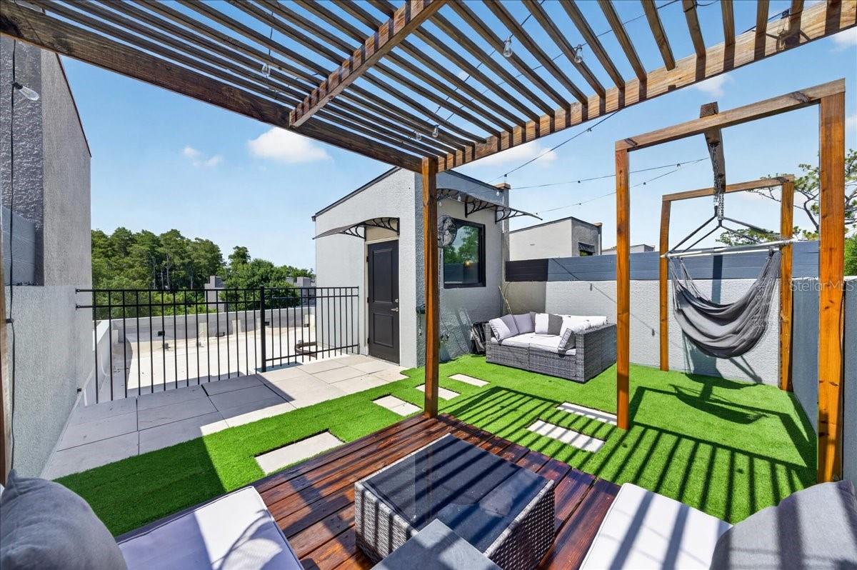 CARROLLWOOD CROSSINGS 2 - Residential