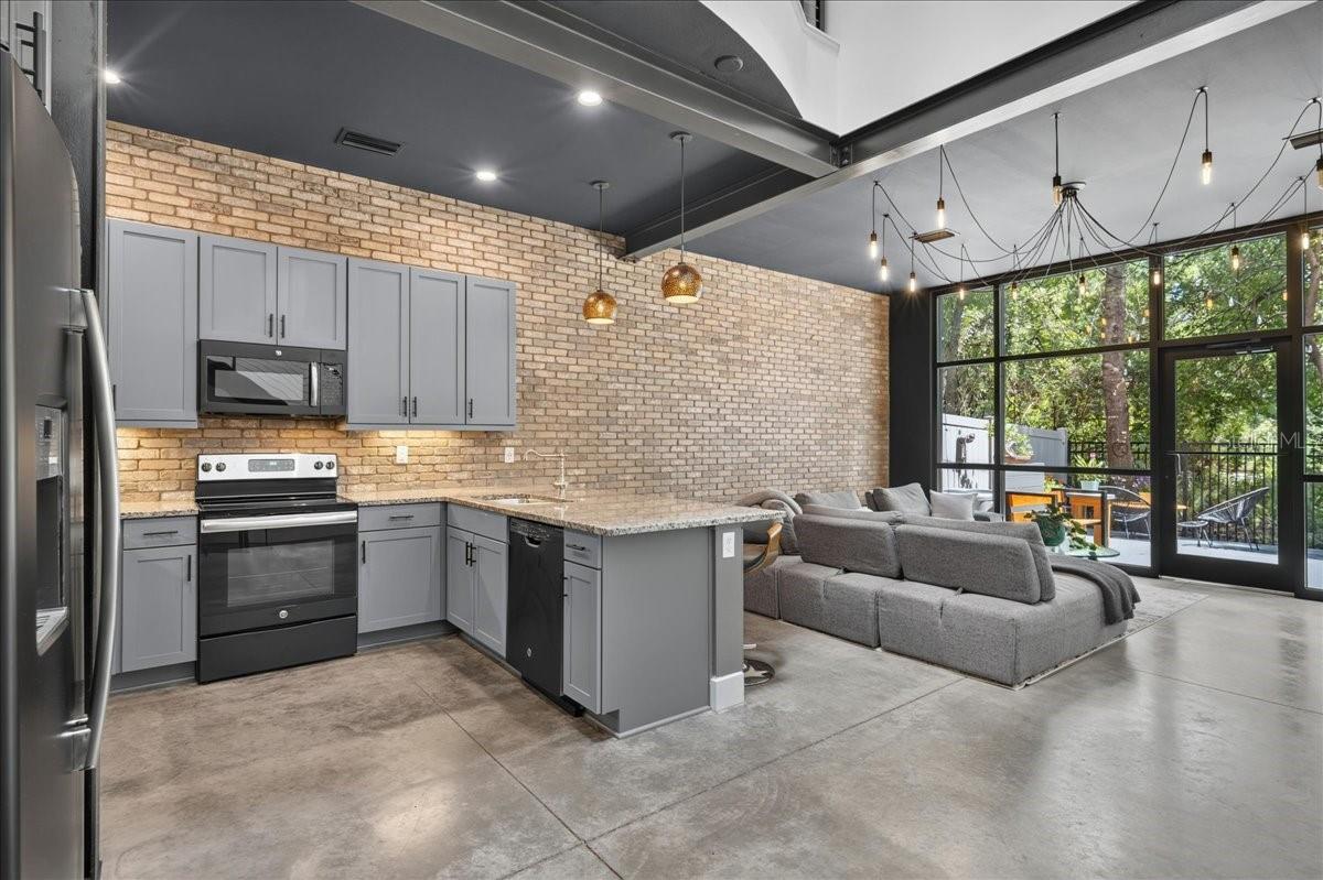 CARROLLWOOD CROSSINGS 2 - Residential