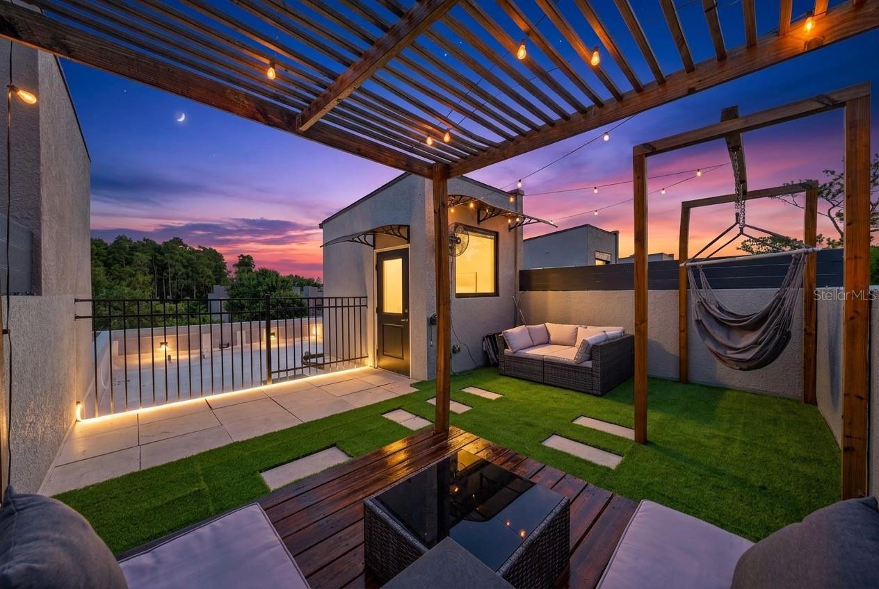CARROLLWOOD CROSSINGS 2 - Residential