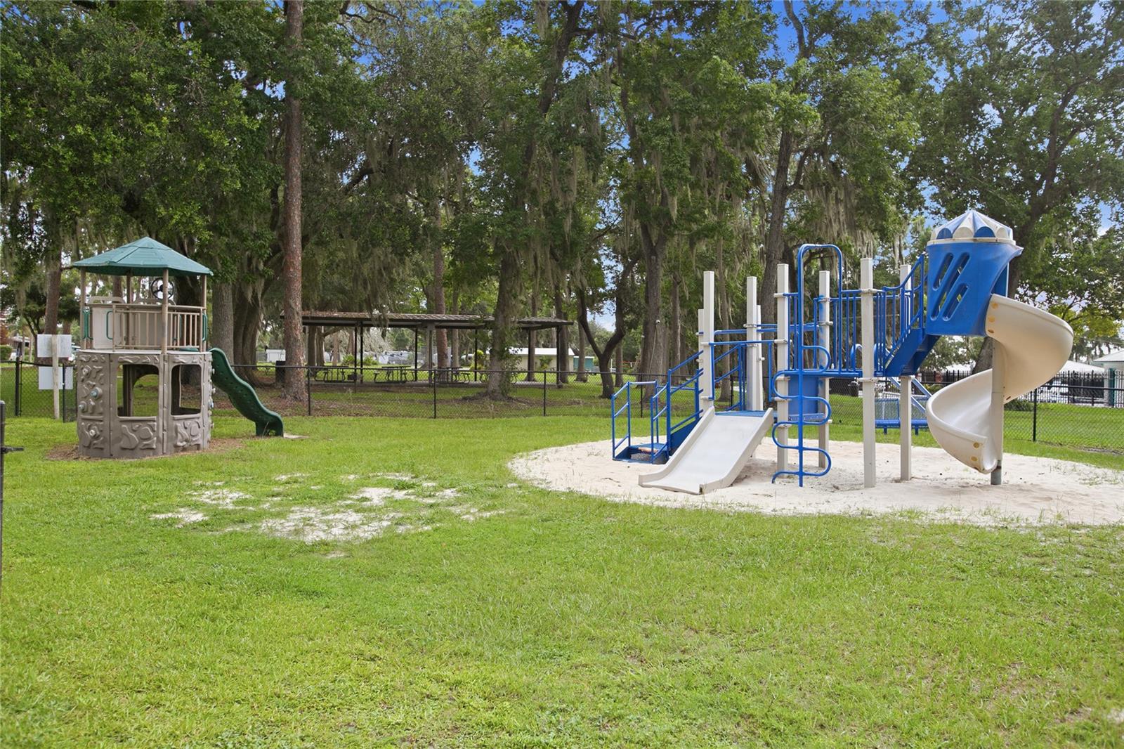 LEISURE WORLD PARK - Residential