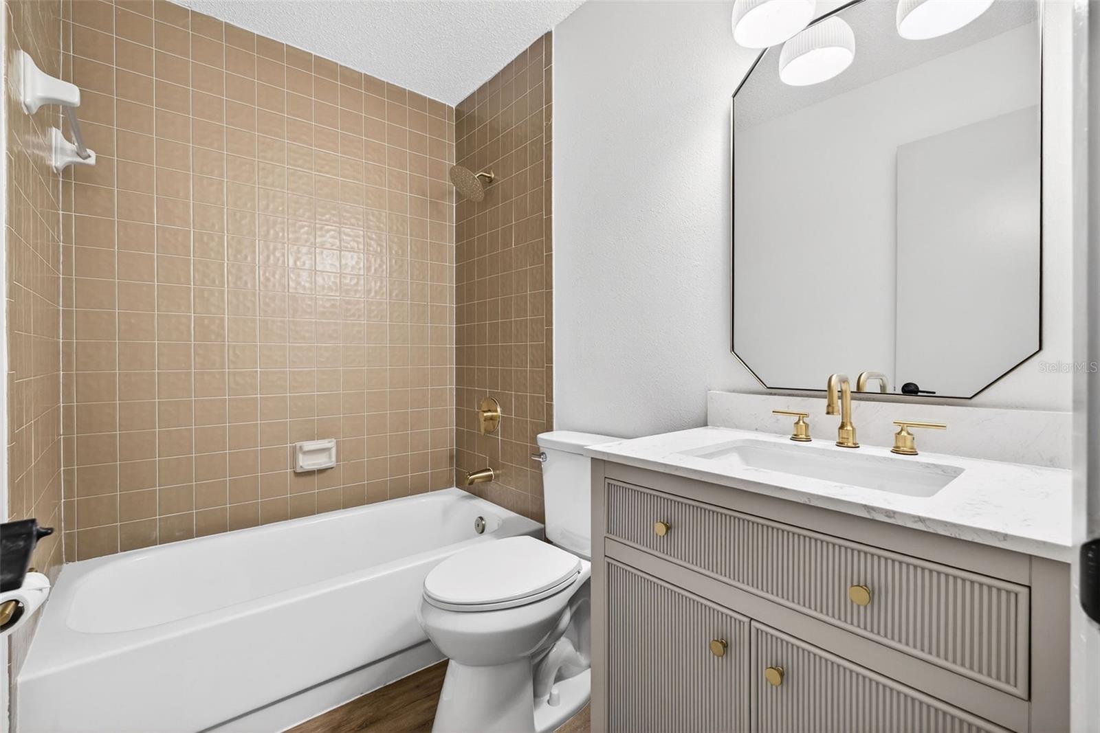 OAK HARBOUR SEC 3 A CONDO - Residential