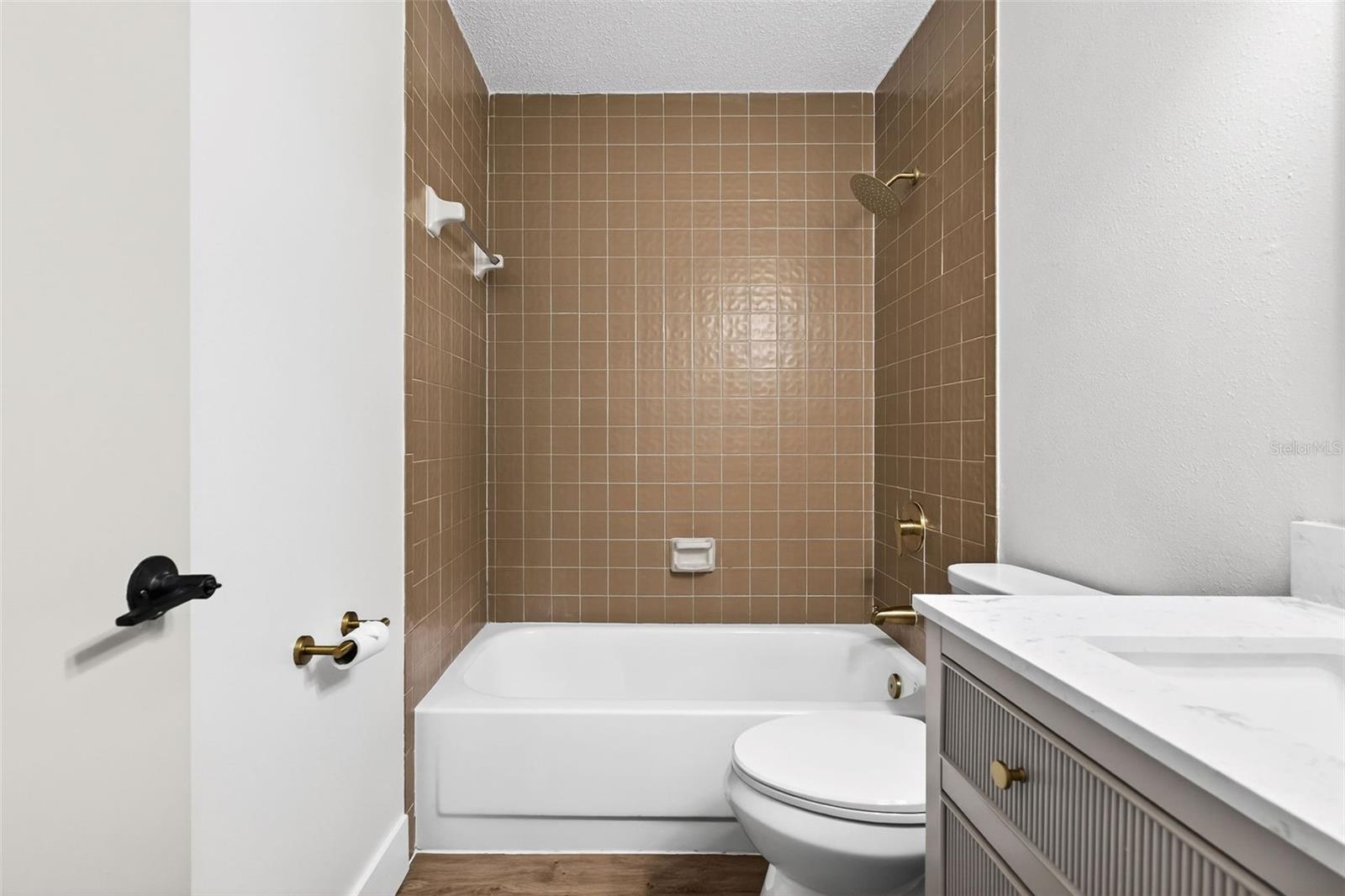 OAK HARBOUR SEC 3 A CONDO - Residential