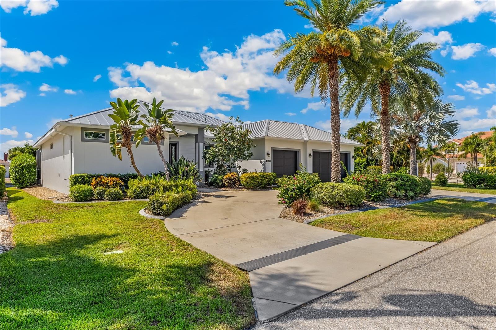 PUNTA GORDA ISLES SEC 04 - Residential