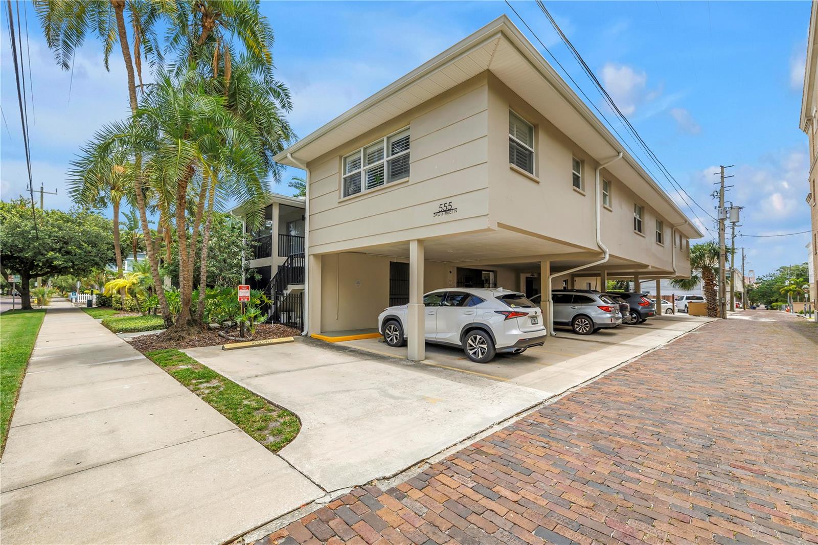THE SIENA DOWNTOWN CONDO - Residential