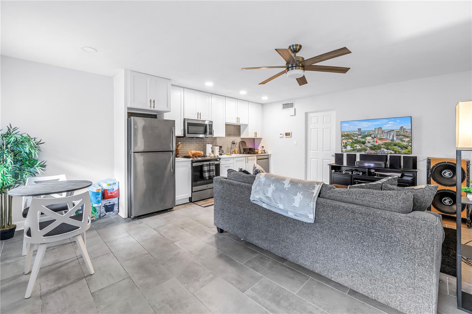 THE SIENA DOWNTOWN CONDO - Residential