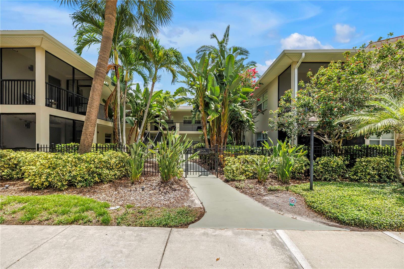 THE SIENA DOWNTOWN CONDO - Residential
