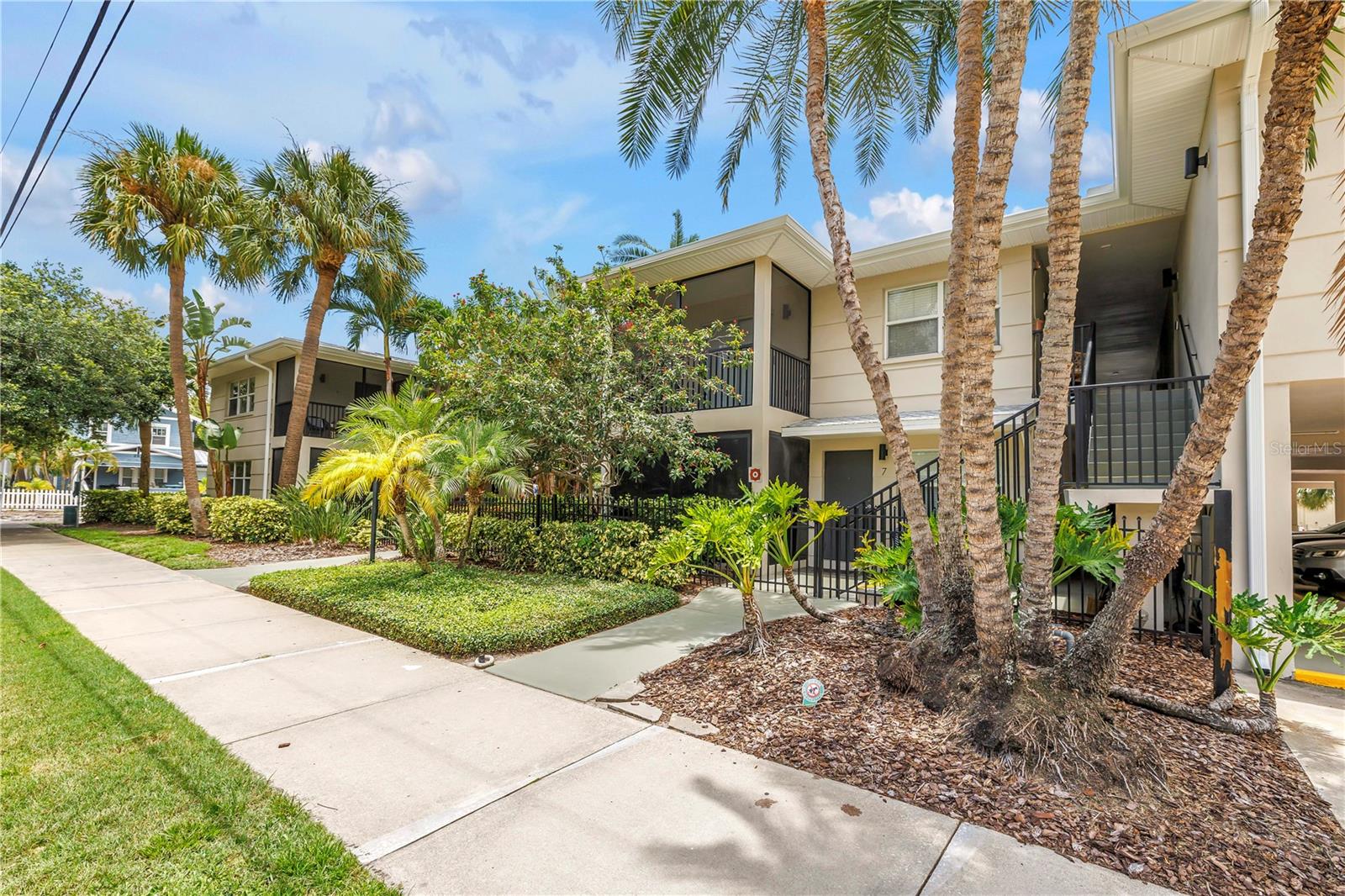 THE SIENA DOWNTOWN CONDO - Residential