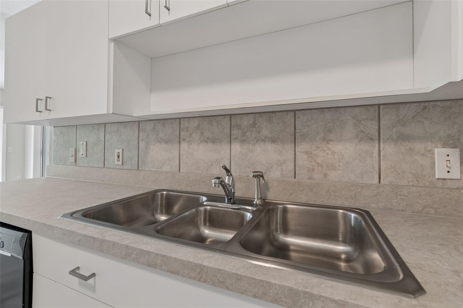 CHRISTINA WOODS PH 06 - Residential Lease