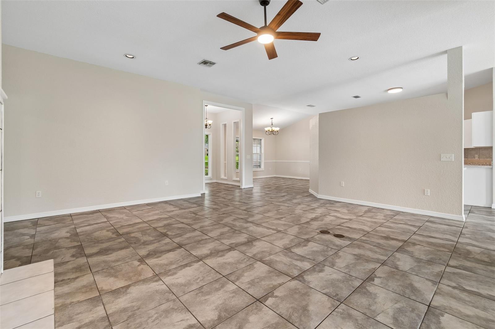 CHRISTINA WOODS PH 06 - Residential Lease
