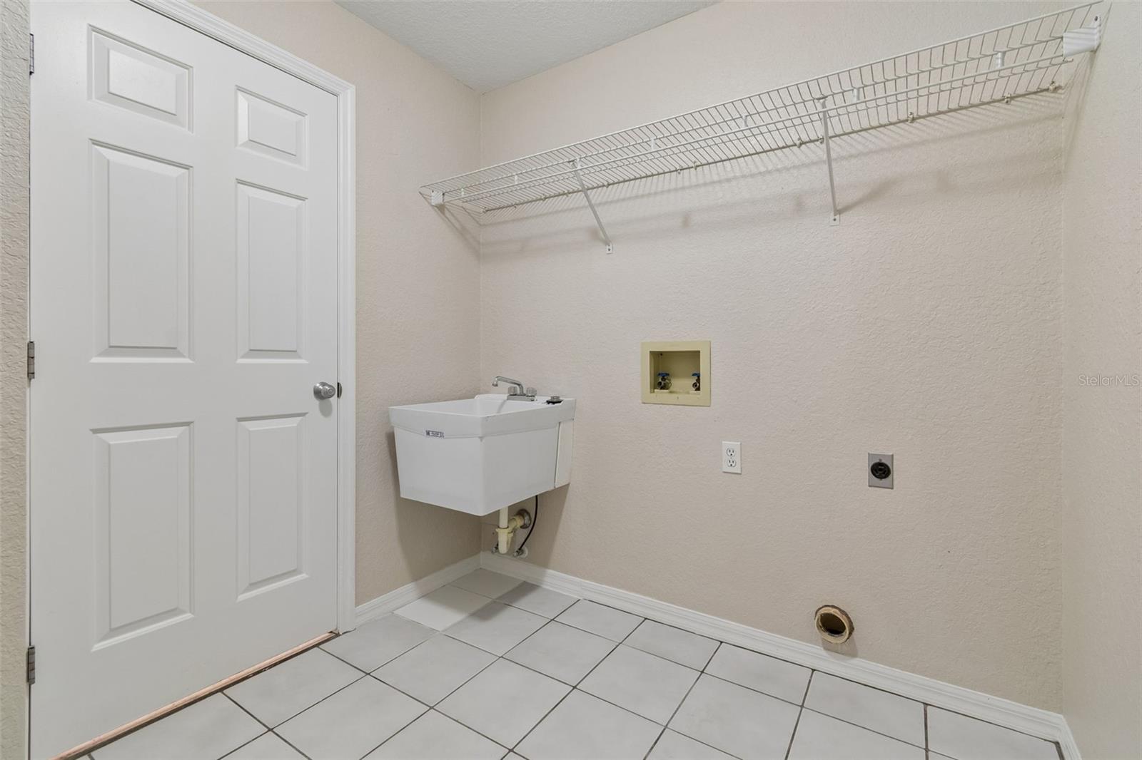 CHRISTINA WOODS PH 06 - Residential Lease