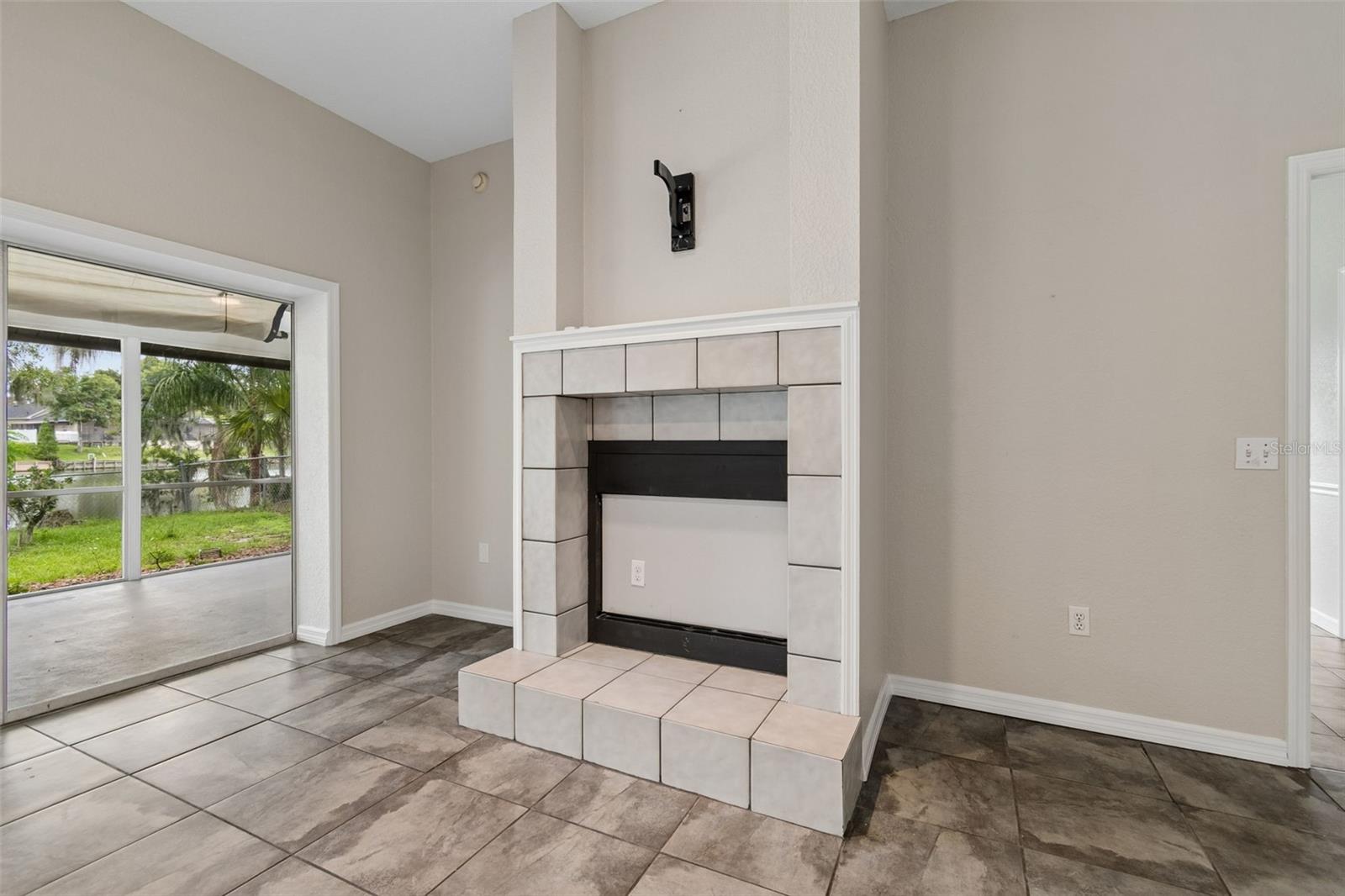 CHRISTINA WOODS PH 06 - Residential Lease