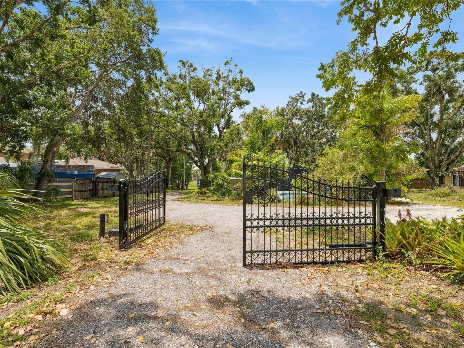 ACREAGE & UNREC - Residential