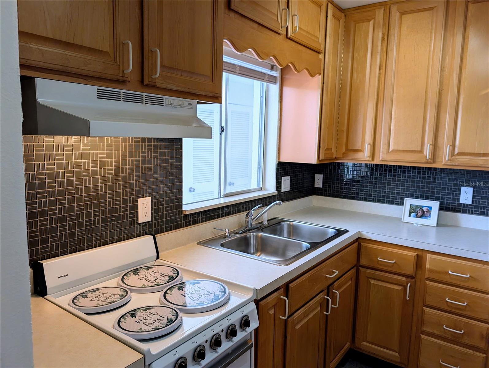 BAYSHORE GARDENS APTS 6 - Residential