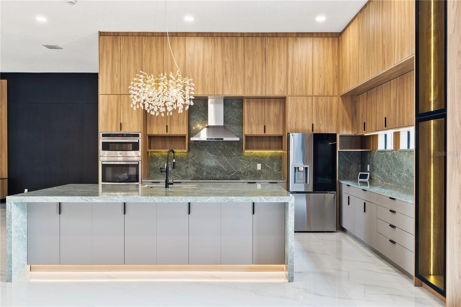 JOHNS COVE 43/104 - Residential